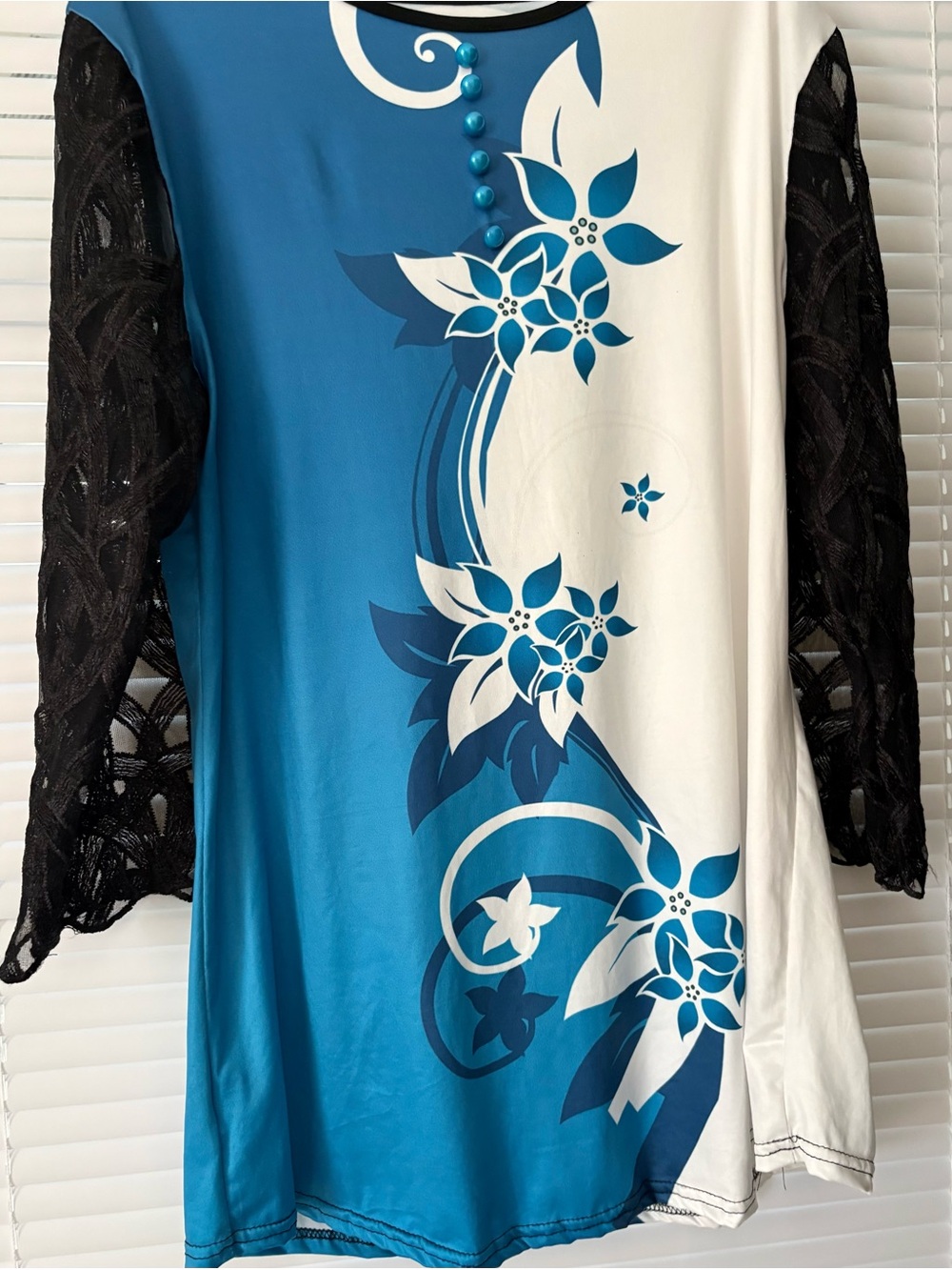 Women’s Blue & White Floral Lace-Sleeve Top